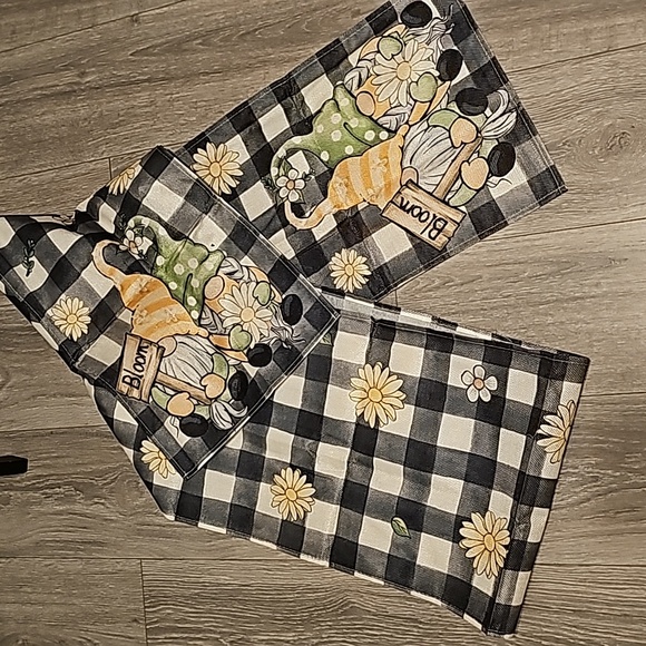 Other - FREE WITH ANY PURCHASE LIMIT 1 - Nwt gnome table runner
